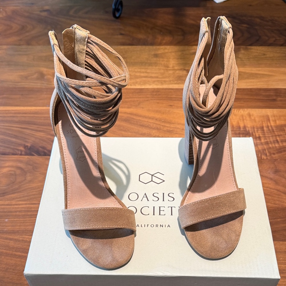 Oasis Society Tan Strappy Heels
